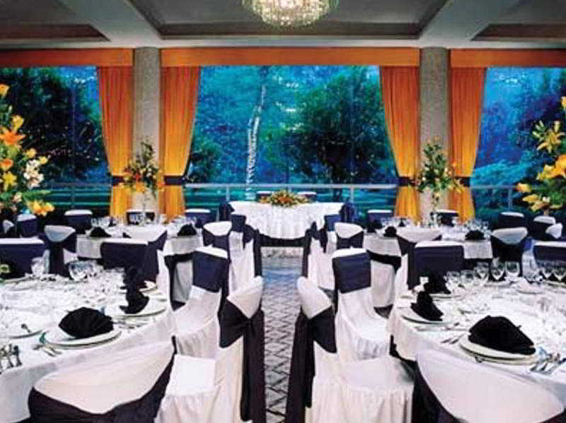 Sheraton Santa Fe Hotel 5*